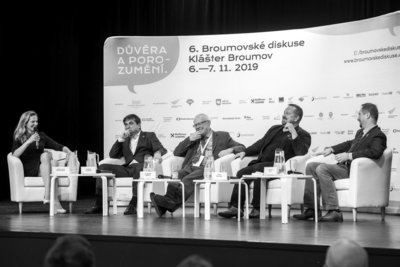 6-broumovske-diskuse-2-panel-3.jpg